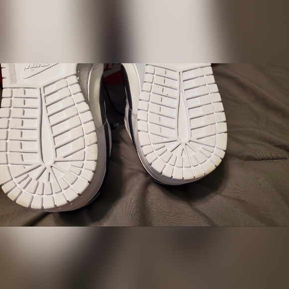 Nike Dunk Low Retro - Picture 8 of 9